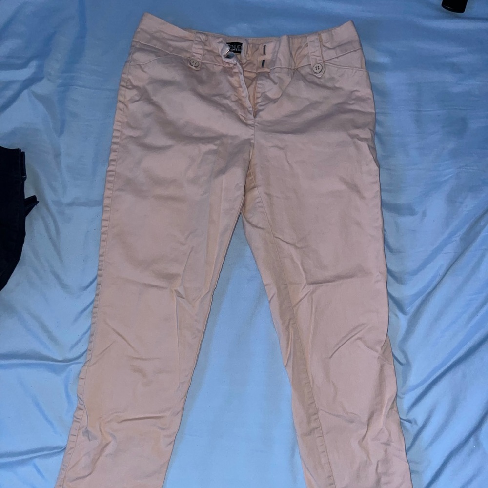 New York and company. 7th avenue. Cropped pant. Size 0. Color: light pink